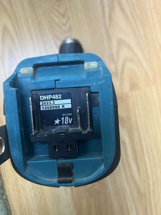 Makita dhp  482  .