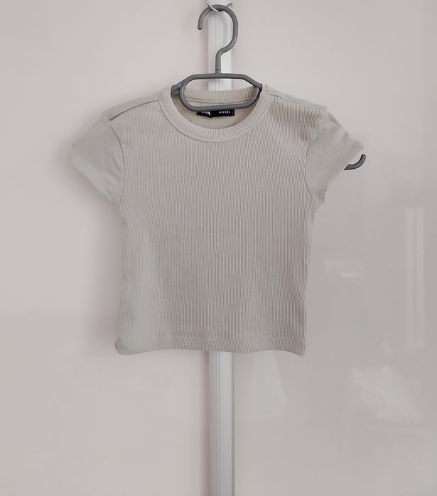 Prążkowany crop top basic koszulka t-shirt Sinsay XXS
Długość 35,5 cm
Szerokość pod pachami 26 cm