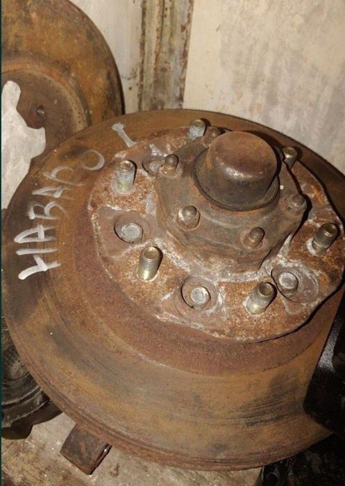 Цапфа Nissan Navara NP300 D22 2.5d Kingcab Нисан Навара Д22 Кінгкаб НП