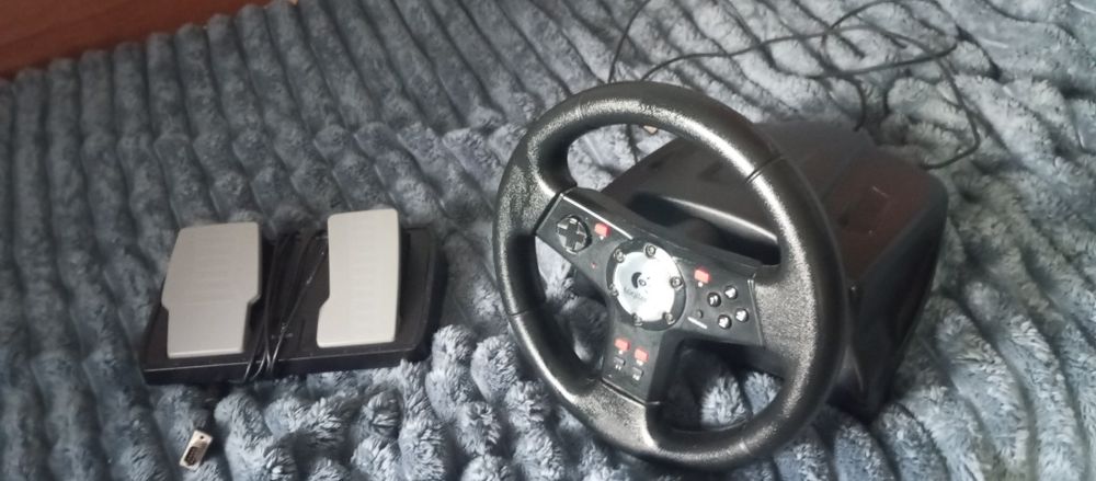 Руль Logitech Formula Vibration Feedback Wheel с педалями  LOGITECH!