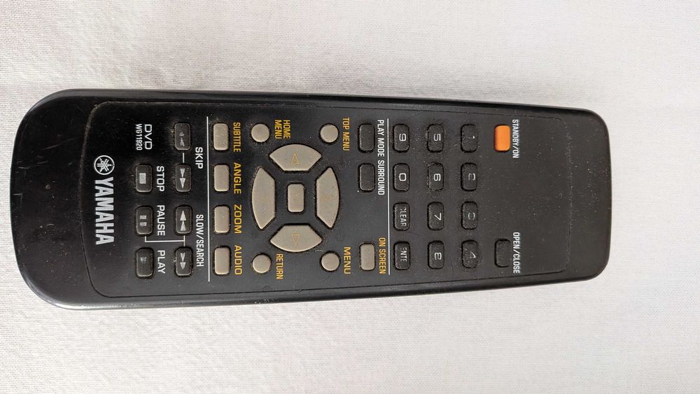 odtwarzacz Yamaha DVD-S559 + pilot oryginalny