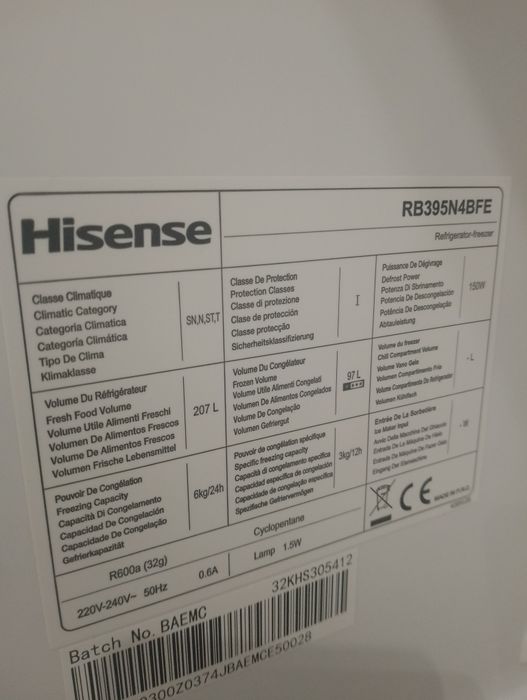 Lódówka czarna  Hisense Total No Frost 186 cm