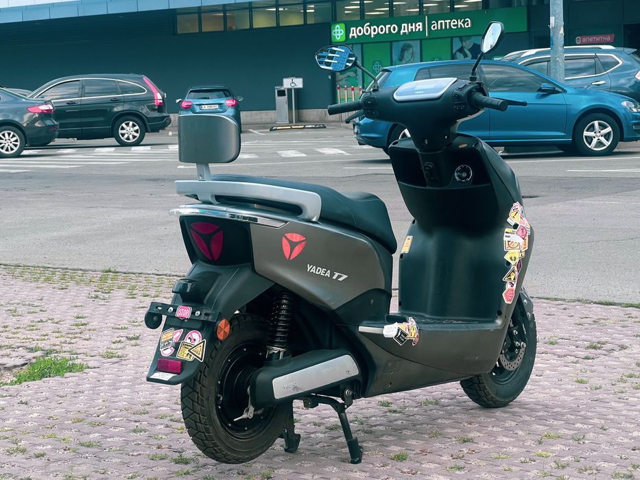 Продам електромопед Yadea T7