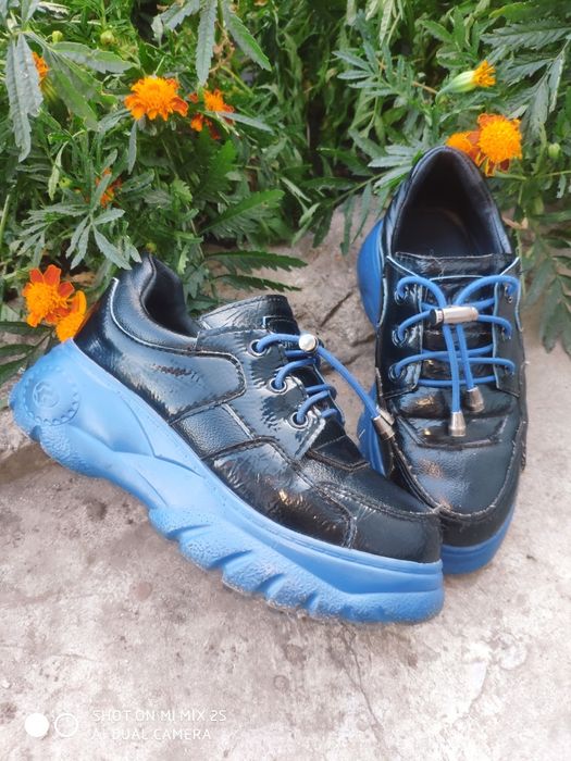 Дитяче взуття на дівчинку