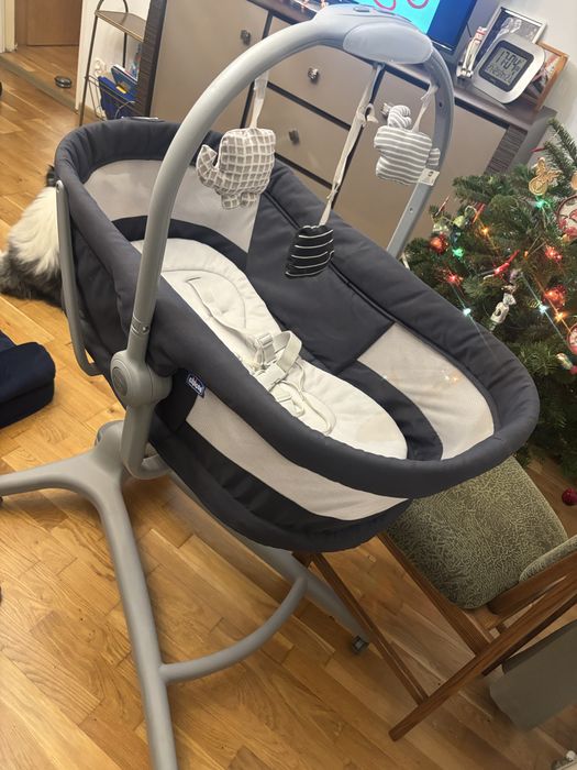 Chicco Baby Hug 4w1 - łóżeczko, leżaczek, krzeselko