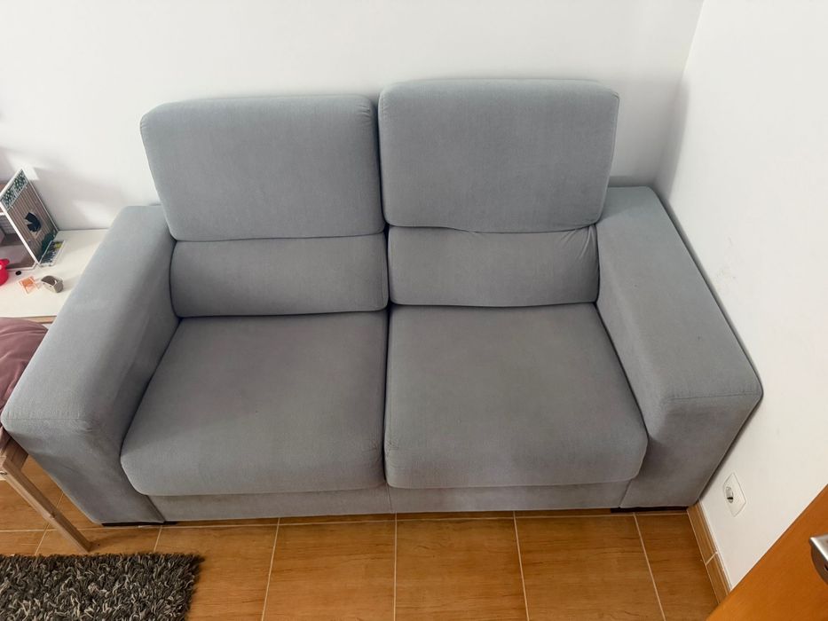 Sofá de dois lugares perfeito estado