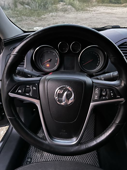 Opel Insagnia інсігнія