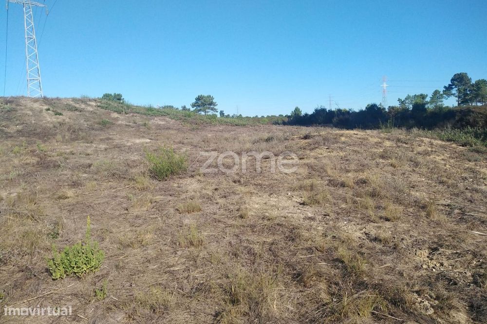 Terreno em Fernão Ferro, a 30 minutos de Lisboa.