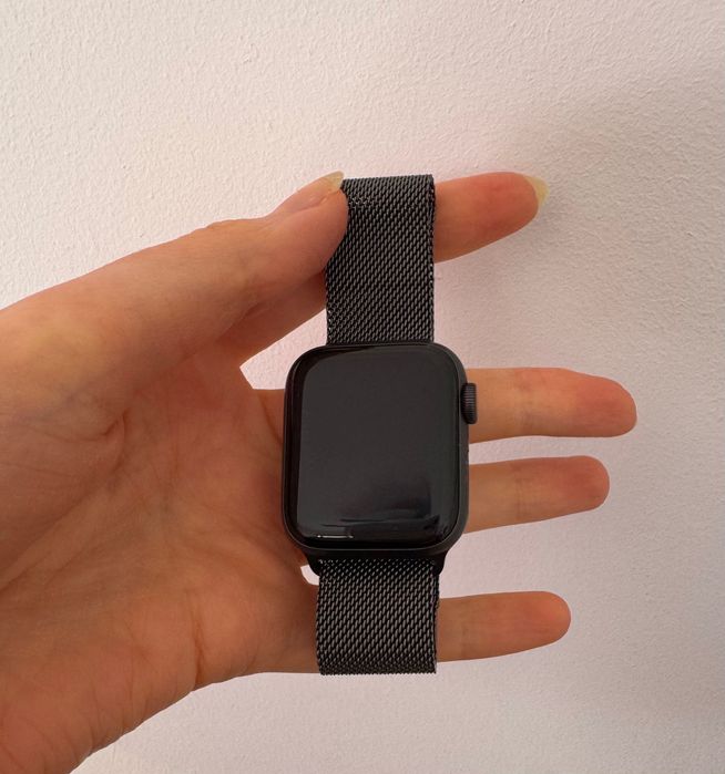 Apple Watch series 6 40mm + Milanese loop + USB ładowarka