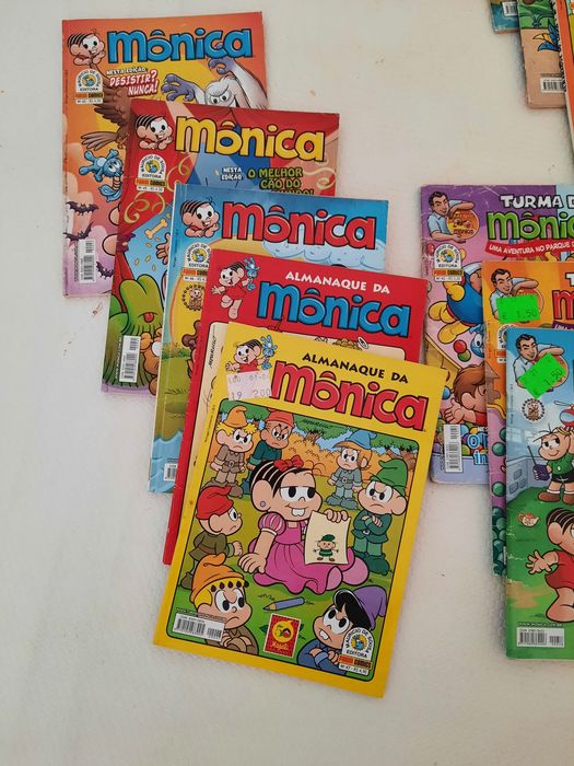 Livros - Mónica- e outros