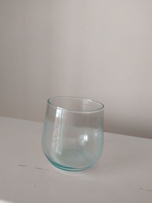 Стакани разные двух видов