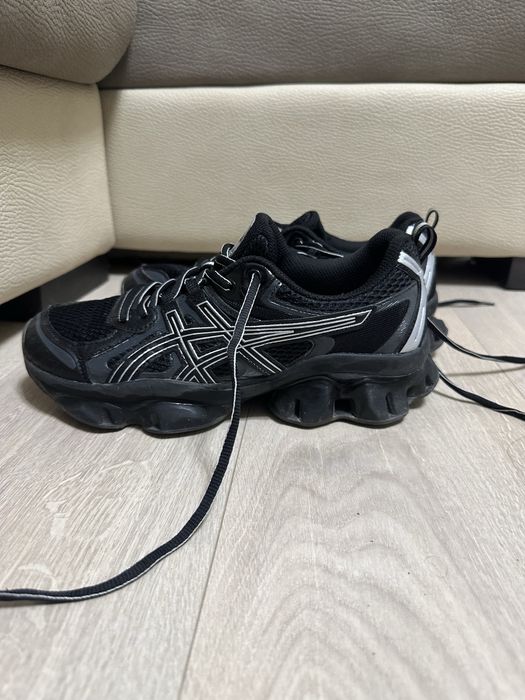 Продам кросівки asics