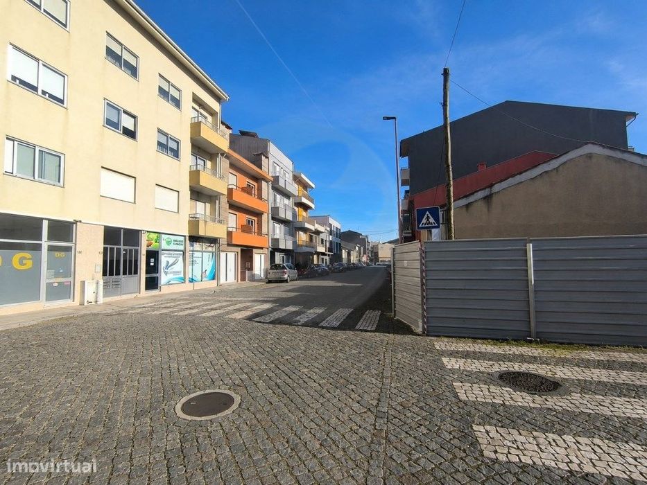 Loja com 90 m2 nas Caxinas em Vila do Conde