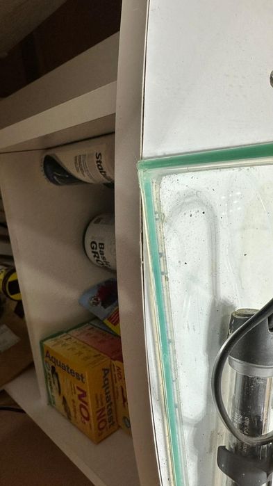 Akwarium Aquael 30L z szafką i wyposażeniem - zestaw