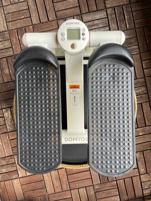 STEP CARDIO FITNESS - GINÁSTICA EM CASA DOMYOS DECATHLON DIGITAL