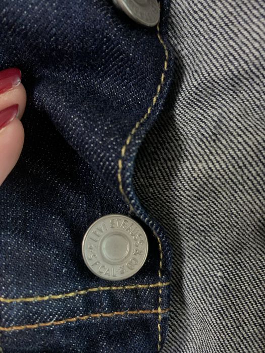 Джинсова куртка levis