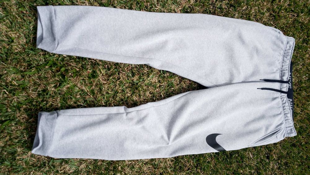 Calças Nike Cinza