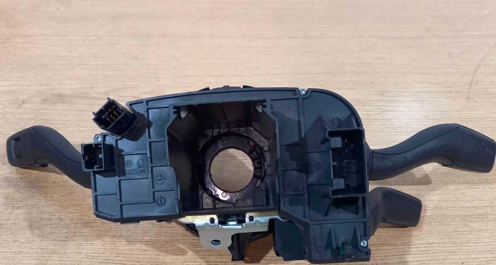 Przełącznik zespolony pająk manetki tempomat taśma AUDI A8 D3