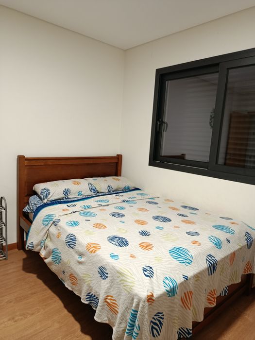 Cama casal de Madeira