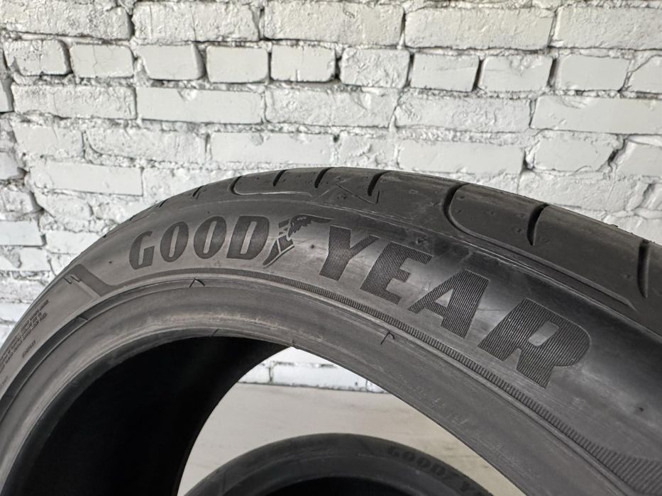 Літні шини Goodyear 225/45 R19
