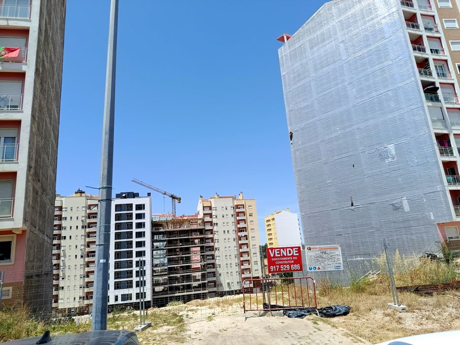 Fantásticos Apartamentos, arrecadação e lugar de estacionamento Novos