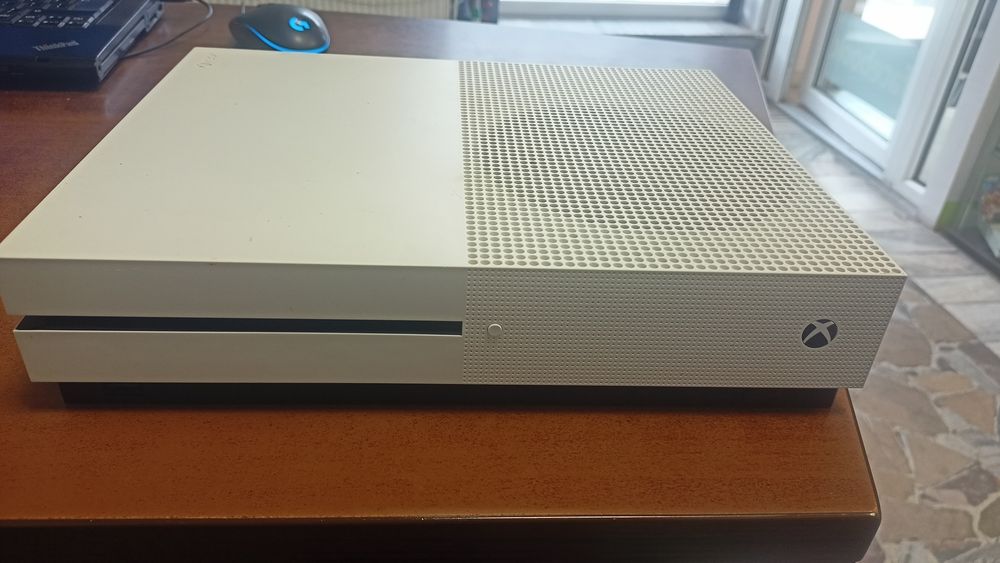 Konsola Xbox one S uszkodzona