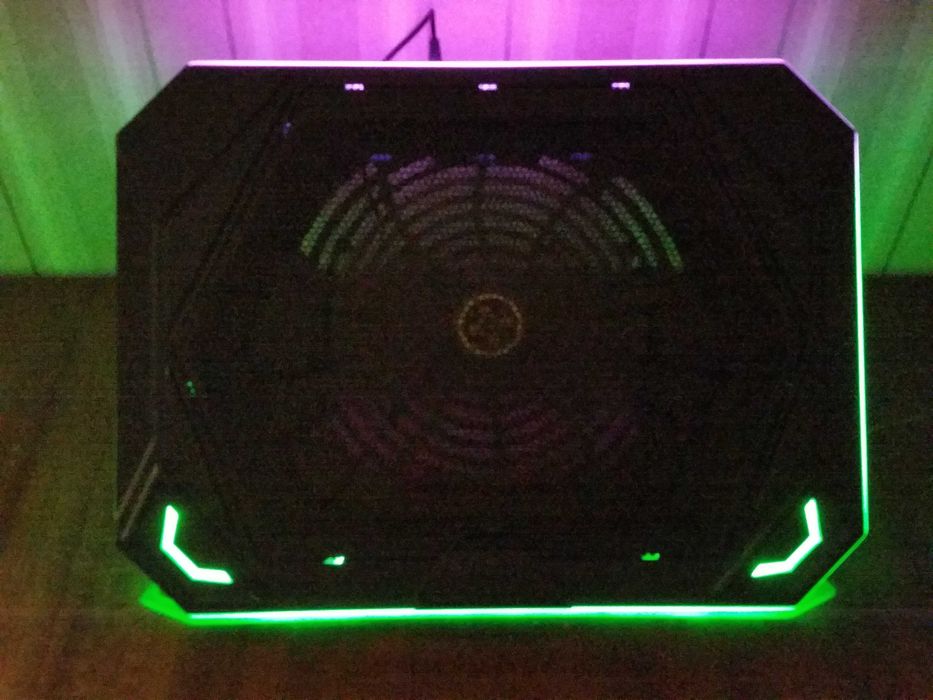 Охлаждающая подставка для ноутбука Surefire Bora X1 Gaming 17" Black