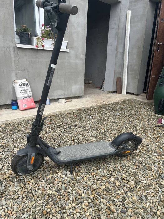 Продам електро самокат ninebot