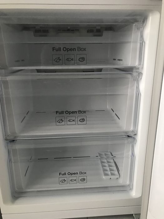 Холодильник Samsung, No Frost. Висота 200см.