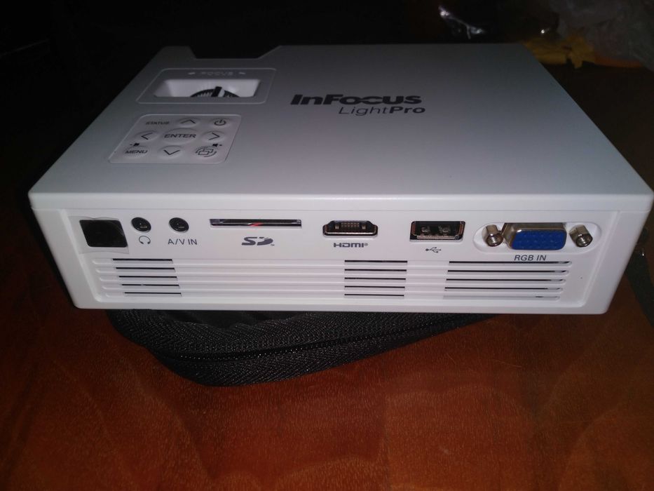 LED DLP HDMI HD проектор Infocus IN1146Pro: плеер, 1000 ANSI Lm, DC19V