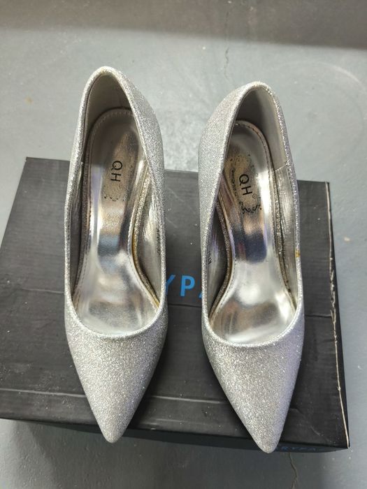 Sapatos Prateados Passagem de Ano
