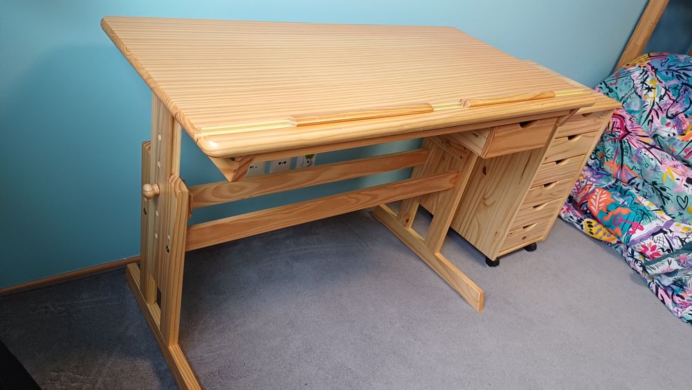 Biurko sosnowe Halmar Julia