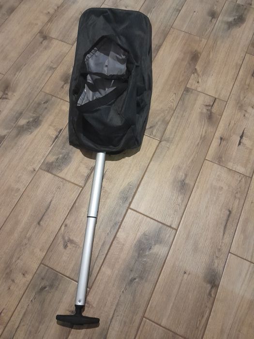 Валіза куплена в Німеччині.