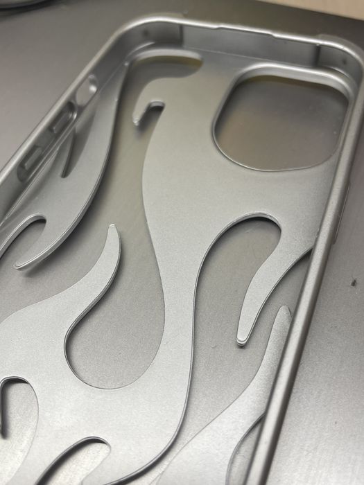 Чохол на айфон 15