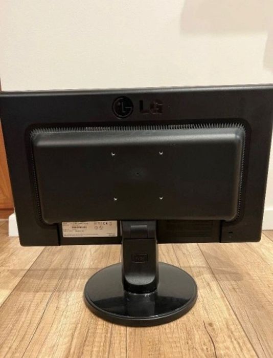 Monitor panoramiczny LG FLATRON W1941S-PF 18,5" bez kabla