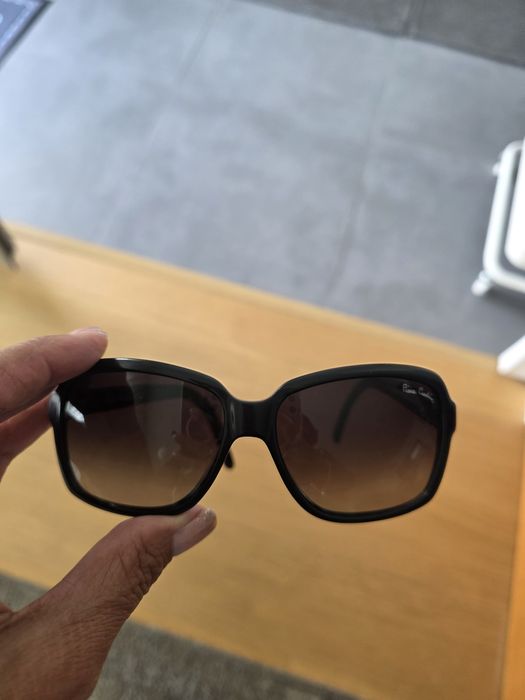 Óculos solar Pierre Cardin sem uso.