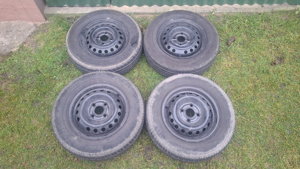 Komplet kół stalowych z oponami letnimi - 175/70 R13