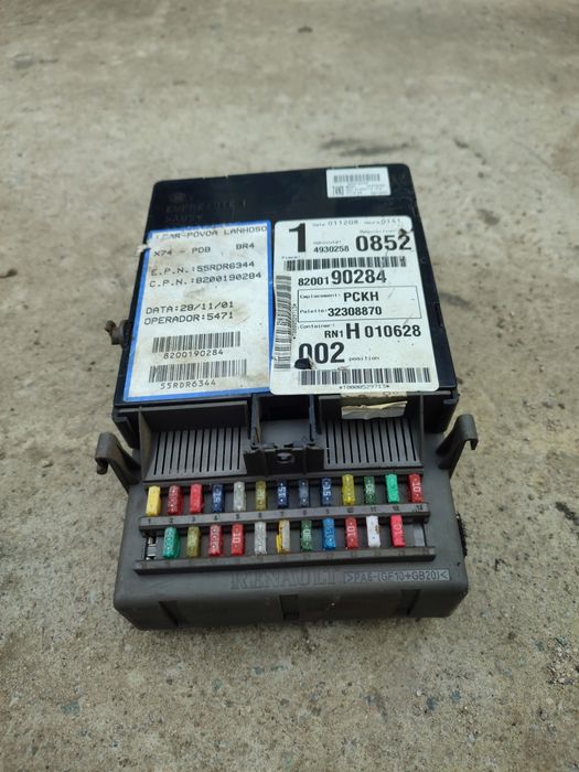 Продам блок BSI предохранителей на renault laguna 2