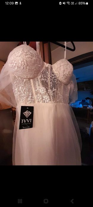 Biała suknia ślubna