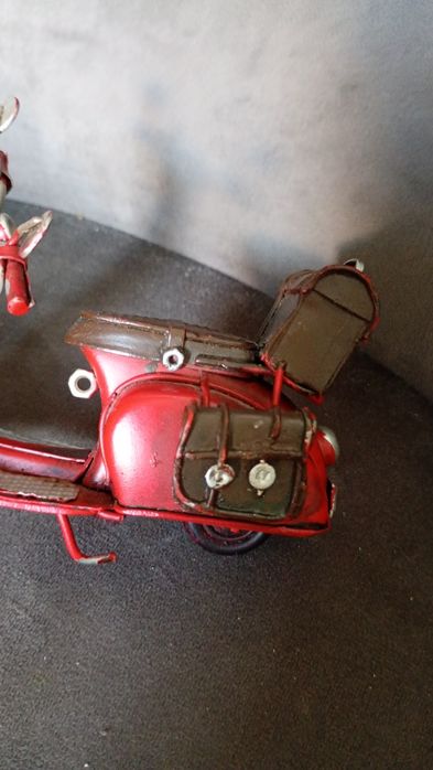 Skuter metalowy ozdoba na półkę