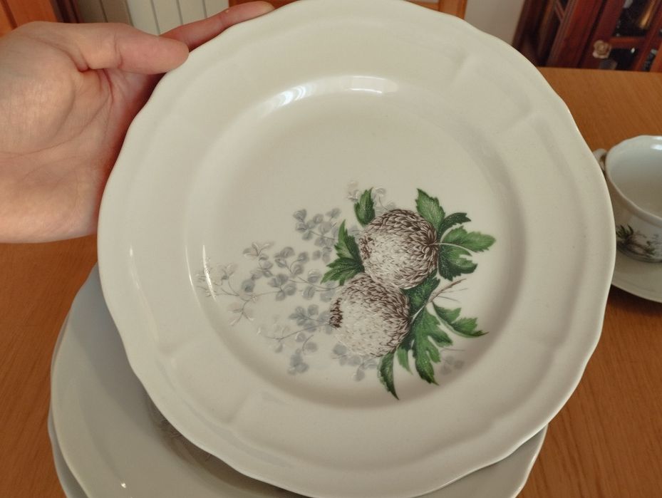 Conjunto de louça clássico floral