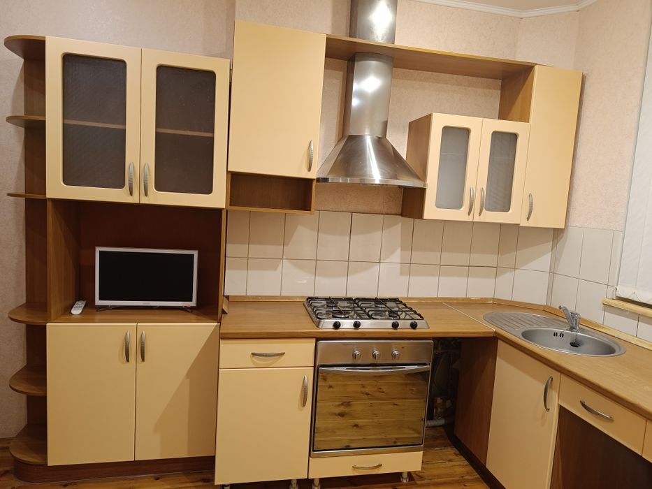 Продам кутову кухню