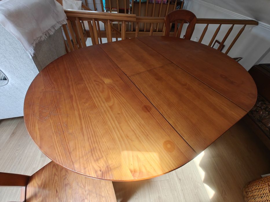 Mesa Oval Extensível em Pinho Maciço ARC + 2 Cadeiras