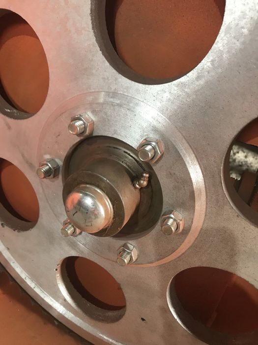 Алюміневі колеса до  пилорами. Є будь-які запчастини, шківи, диски