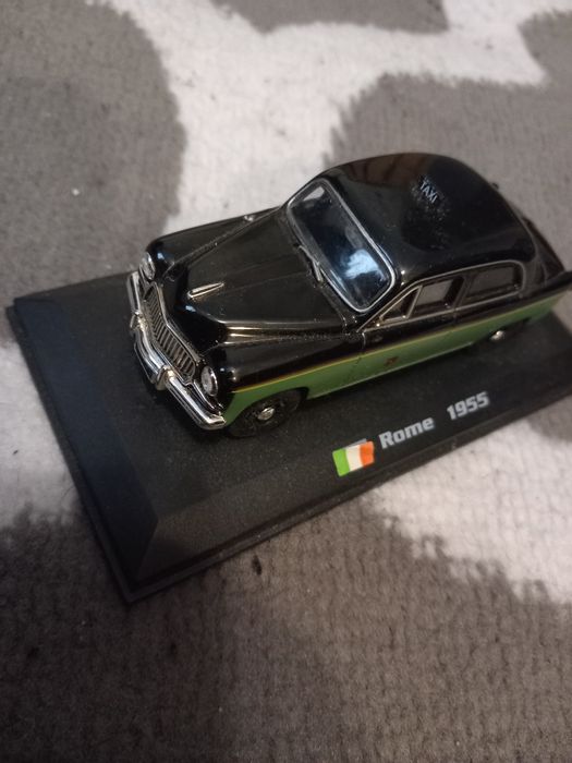 Stara taksówka do kolekcjonowania