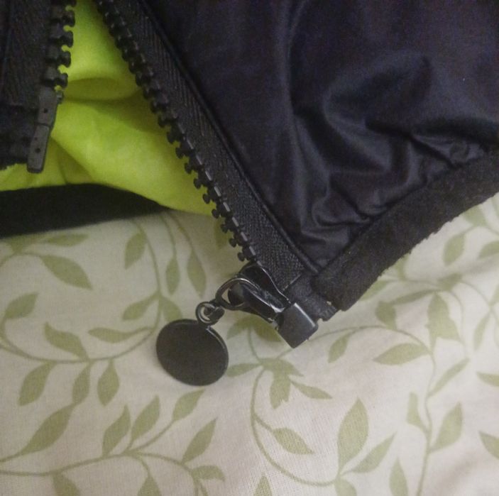 Б/у куртка в отличном состоянии