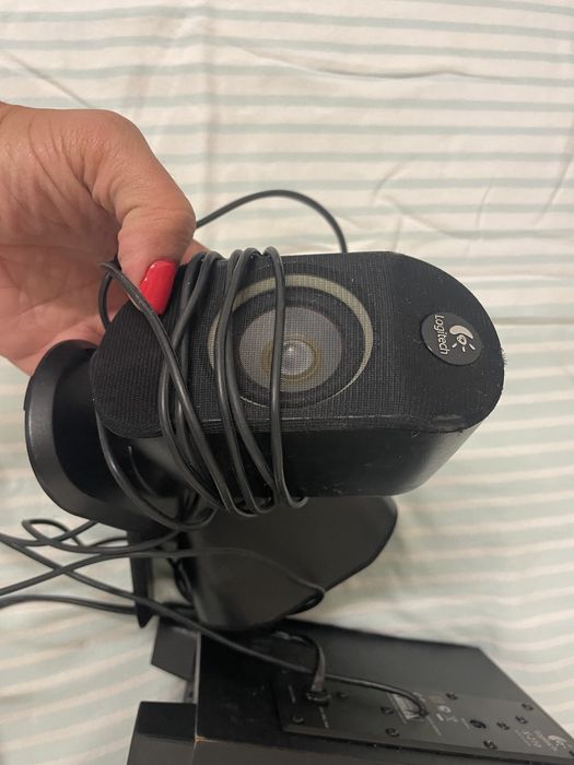 Colunas Logitech