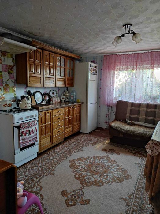 Добротный дом у границы города - в Латовке (Котовке)