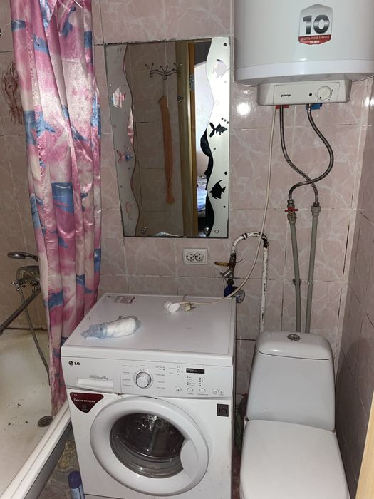 Продається  одно кімнатна квартира м. Фастів центер