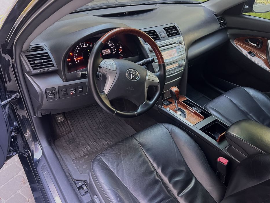 Продаж Toyota Camry 40